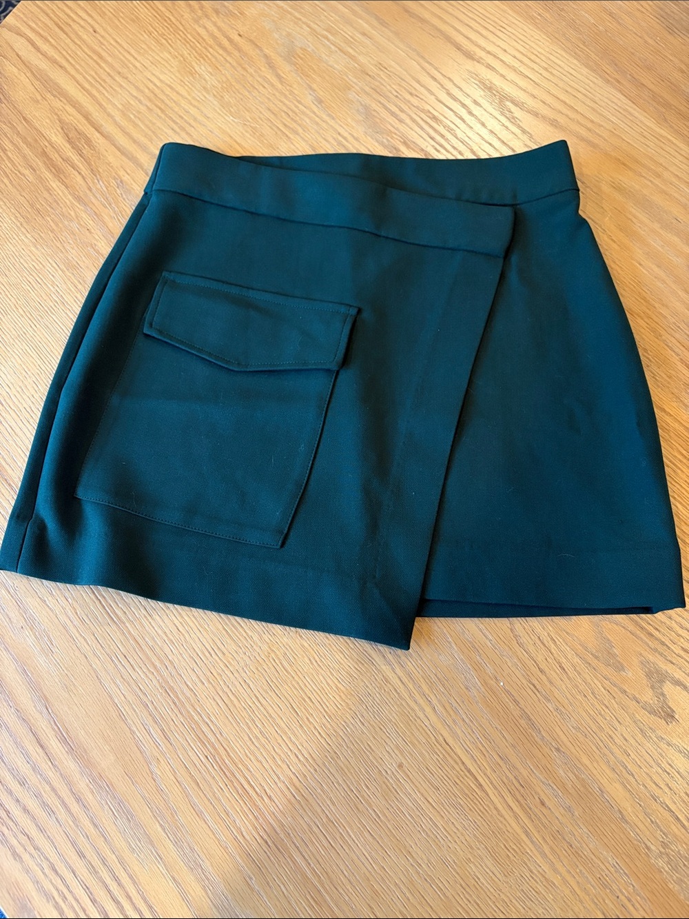 Aritzia Babaton NWT Green Skirt Size 4